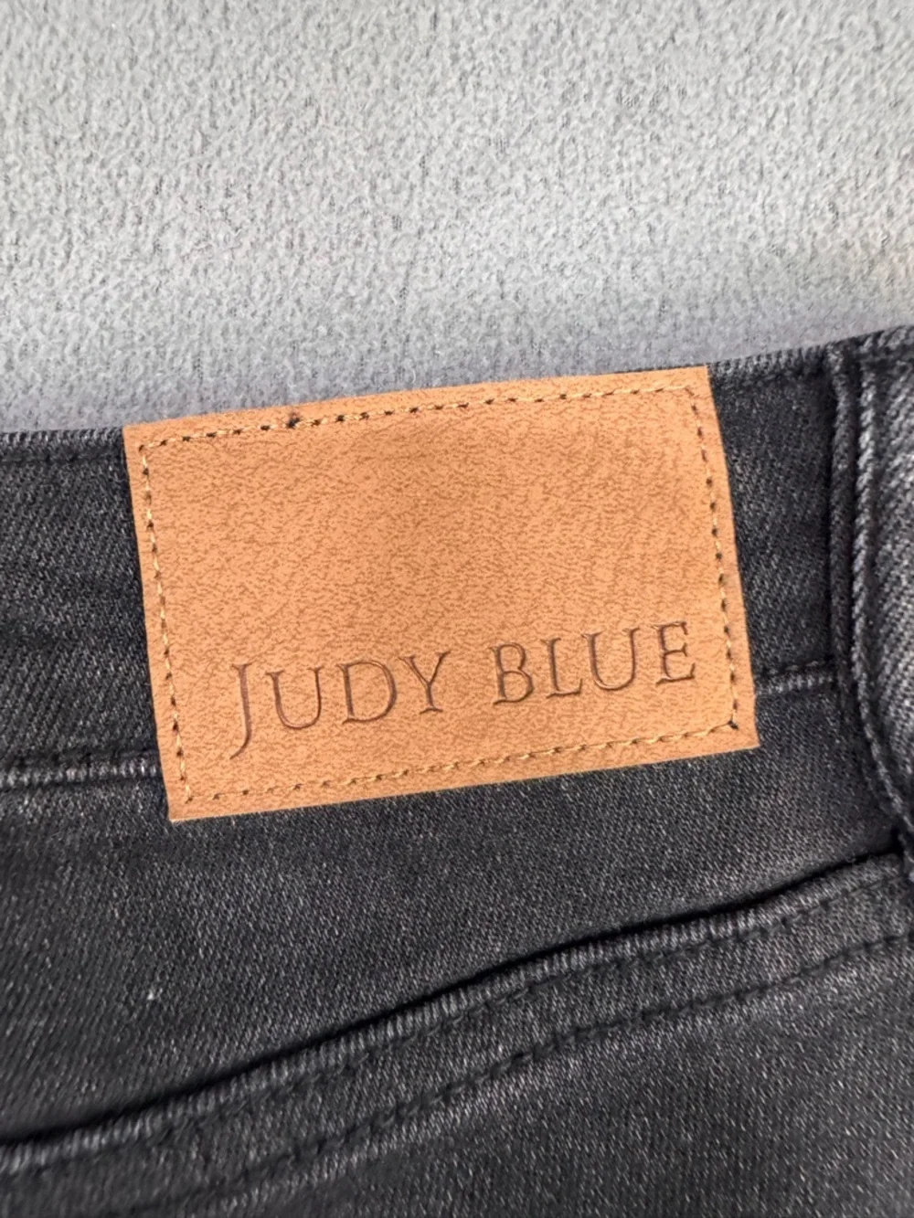 Judy Blue Charcoal Black Denim Distressed 90’s Straight Jeans, size 29 - Picture 14 of 16